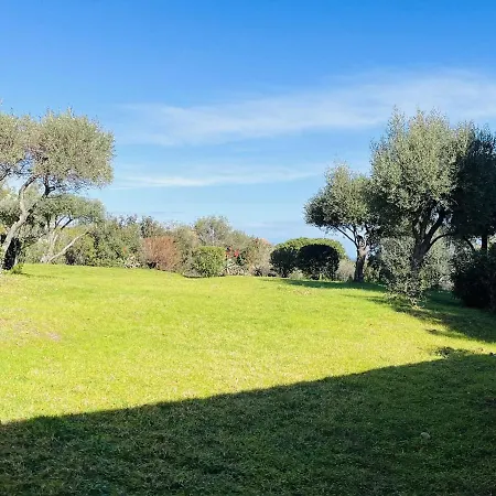Holiday home Avec Terrasse, A 1 Km De La Plage, Parking Inclus - Fr-1-63-324